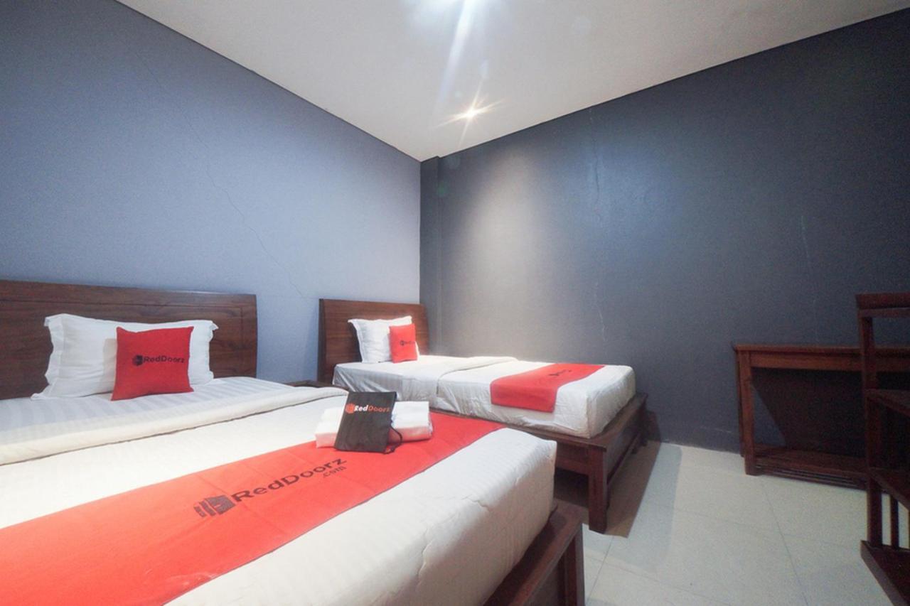 RedDoorz Syariah near Suzuya Mall Banda Aceh 2 Geutieue Dış mekan fotoğraf