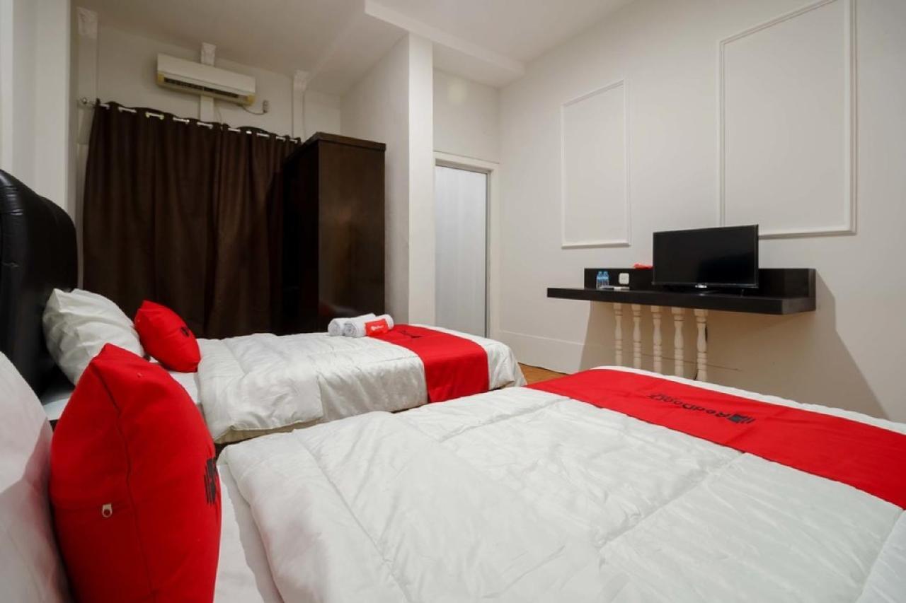 RedDoorz Syariah near Suzuya Mall Banda Aceh 2 Geutieue Dış mekan fotoğraf