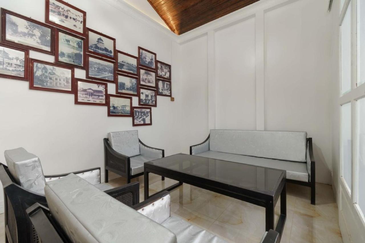 RedDoorz Syariah near Suzuya Mall Banda Aceh 2 Geutieue Dış mekan fotoğraf