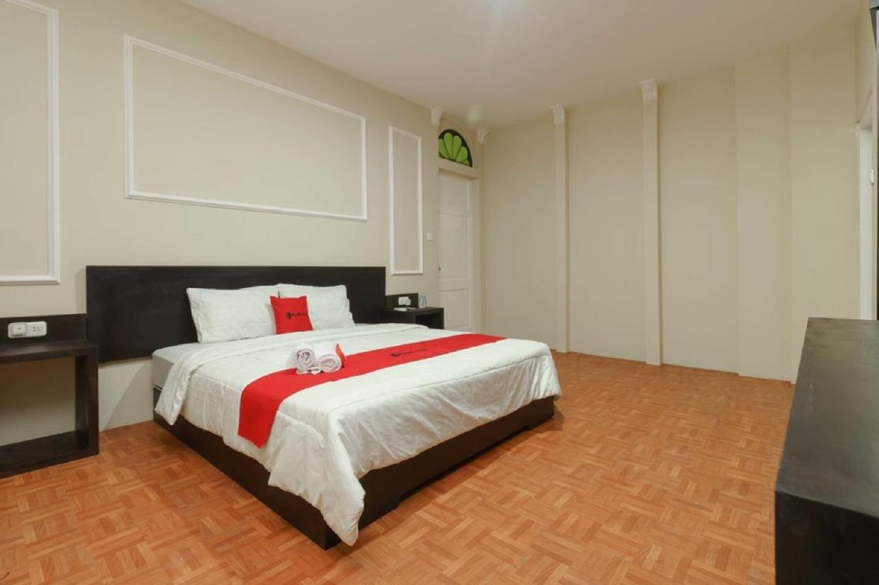 RedDoorz Syariah near Suzuya Mall Banda Aceh 2 Geutieue Dış mekan fotoğraf